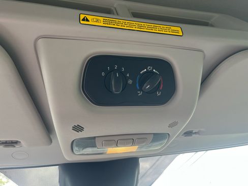 Used 2017 Ford Transit 350 XL image 31