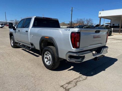 Used 2022 GMC Sierra 3500 Pro w/ Convenience Package image 4