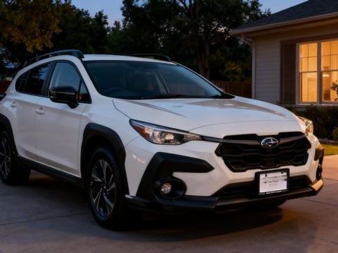 Used 2024 Subaru Crosstrek 2.0i Premium image 1