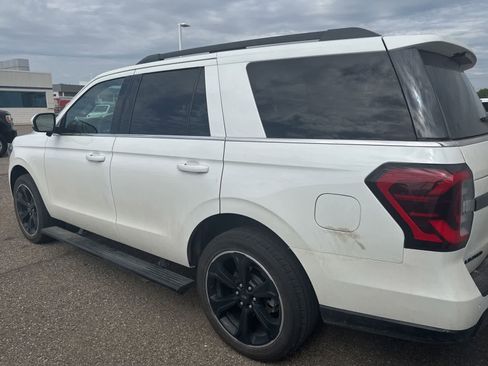Used 2023 Ford Expedition Limited AWD/4WD image 14