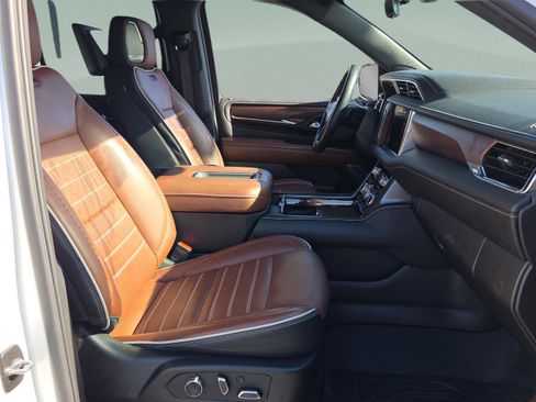 Used 2024 GMC Yukon Denali Ultimate image 20