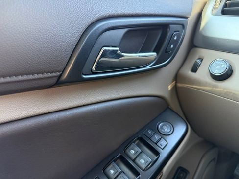 Used 2018 Chevrolet Tahoe LT w/ LT Signature Package AWD/4WD image 28