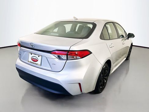 Used 2024 Toyota Corolla LE FWD image 5