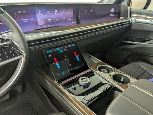 Used 2025 Cadillac Escalade Sport Platinum AWD/4WD image 19