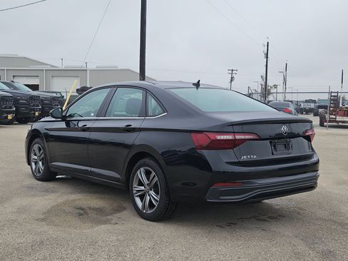 Used 2024 Volkswagen Jetta SE image 5