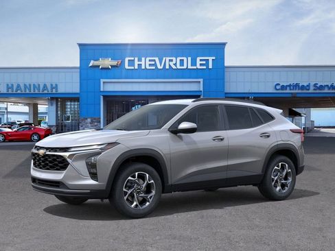 New 2026 Chevrolet Trax LT image 2