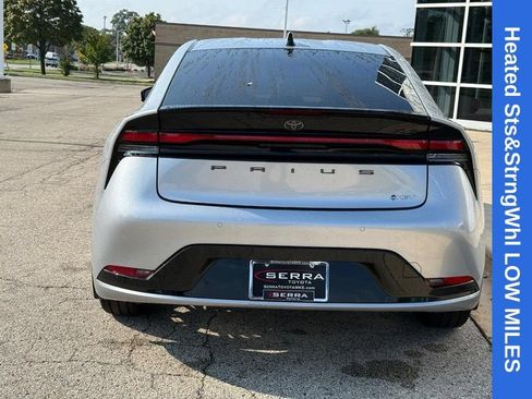 Used 2026 Toyota Prius XLE FWD image 4