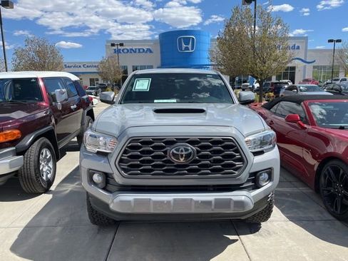 Used 2021 Toyota Tacoma TRD Sport w/ Technology Package RWD image 6