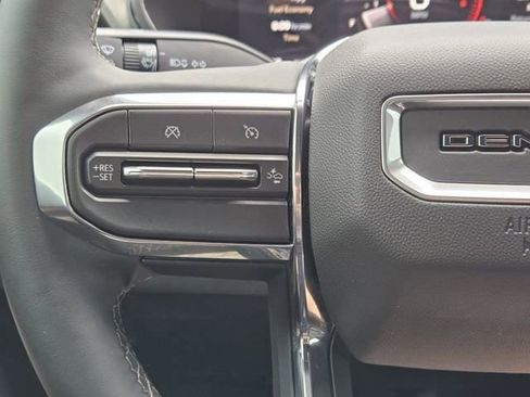 Used 2025 GMC Canyon Denali image 29