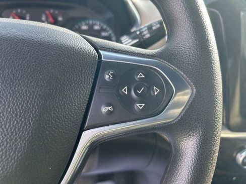 Used 2022 Chevrolet Traverse LS image 16