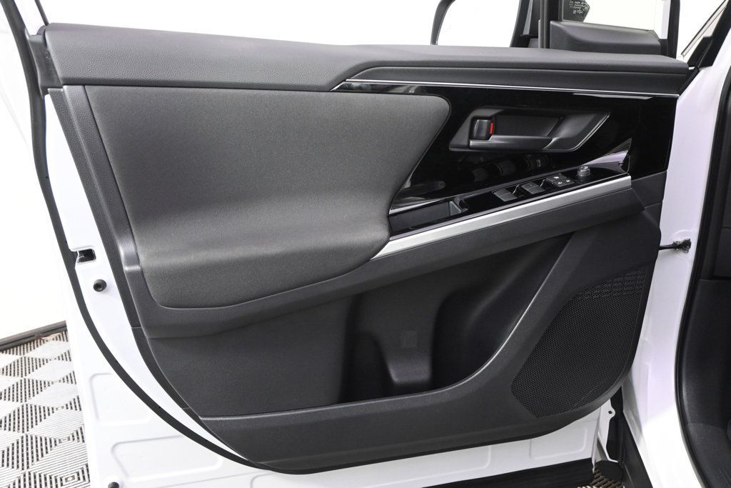Certified 2023 Subaru Solterra AWD image 22