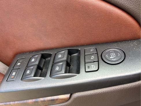 Used 2015 Chevrolet Tahoe LTZ AWD/4WD image 24