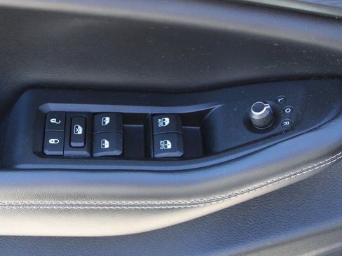 Used 2023 Jeep Grand Cherokee L Laredo image 10