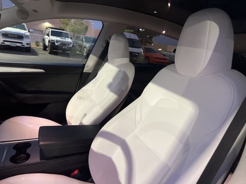 Used 2023 Tesla Model Y Long Range image 27