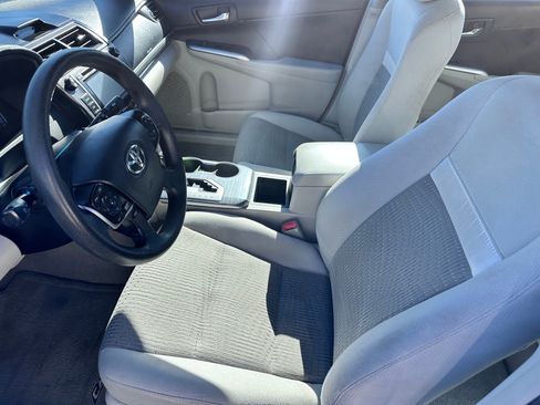 Used 2014 Toyota Camry LE FWD image 5