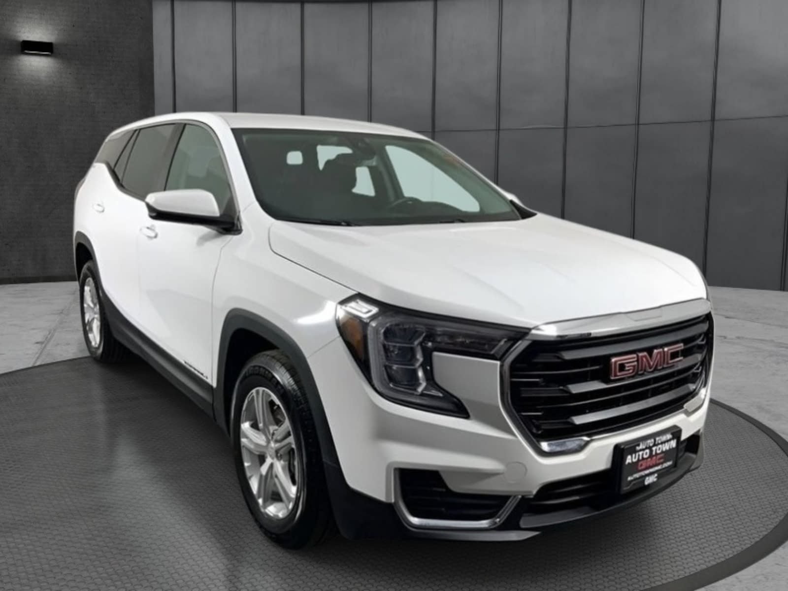 Used 2024 GMC Terrain SLE FWD image 5