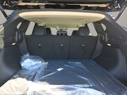 Certified 2025 Nissan Murano SV image 23