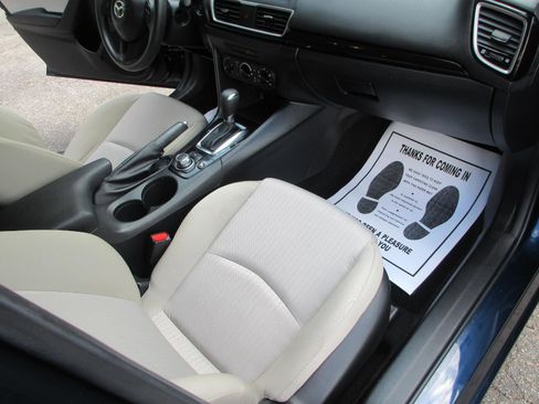 Used 2016 MAZDA MAZDA3 i Sport image 13