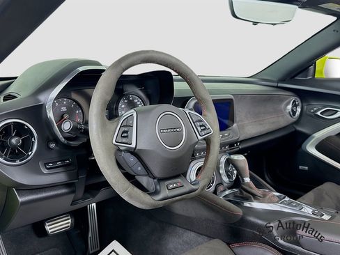 Used 2019 Chevrolet Camaro ZL1 image 9