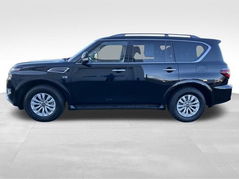 Used 2022 Nissan Armada SV image 2