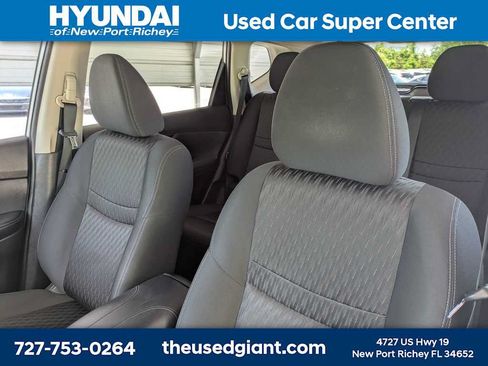 Used 2018 Nissan Rogue SV w/ Premium Package FWD image 7