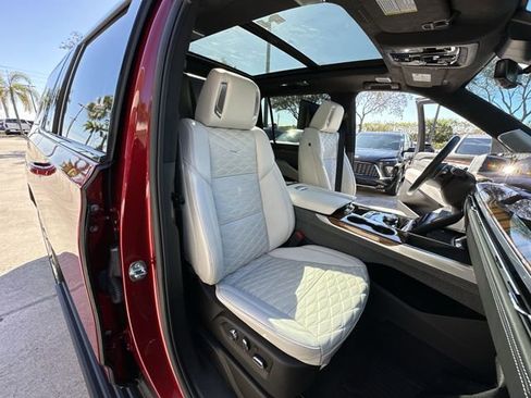 Certified 2025 Cadillac Escalade ESV Sport Platinum image 35