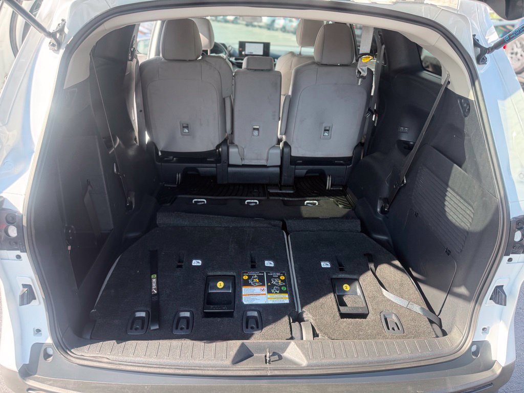 Certified 2025 Toyota Sienna LE FWD image 14