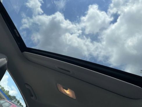 Used 2024 Hyundai Elantra Limited FWD image 13