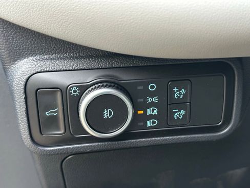 New 2025 Ford Explorer Active w/ Active Comfort Package image 11