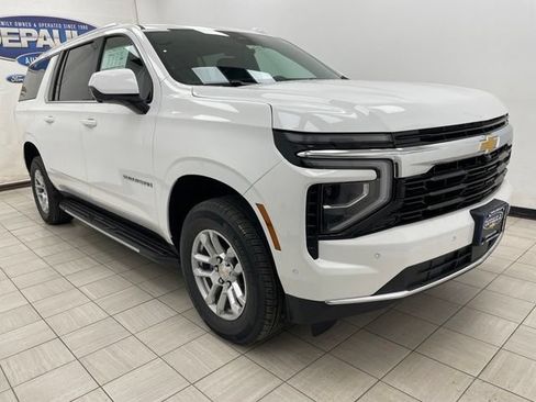 New 2026 Chevrolet Suburban LS AWD/4WD image 17