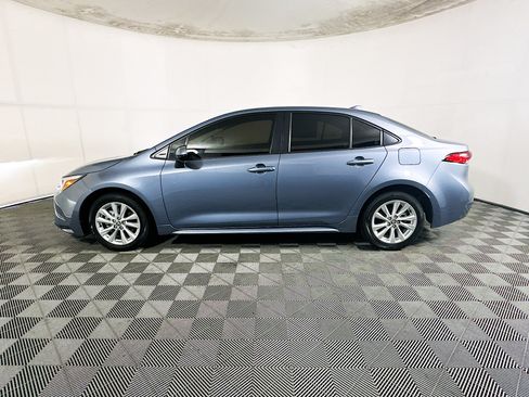 Used 2024 Toyota Corolla LE w/ LE Convenience Package FWD image 6