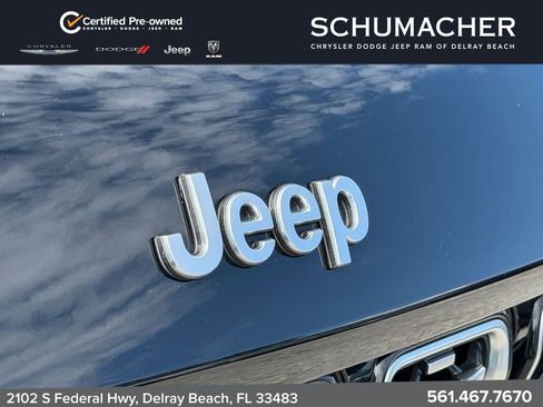 Used 2023 Jeep Grand Cherokee Summit AWD/4WD image 11