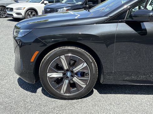 Used 2024 BMW iX xDrive50 w/ Premium Package AWD/4WD image 4