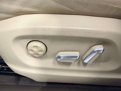 Used 2015 Audi Q5 2.0T Premium Plus w/ Technology Package image 39