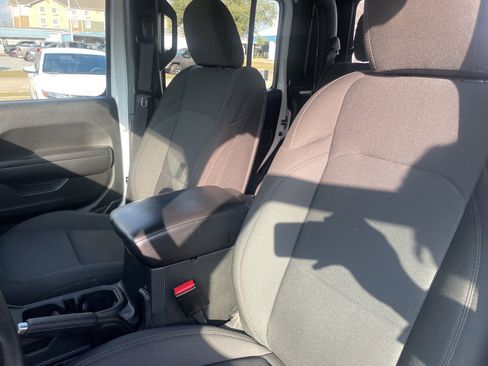 Used 2022 Jeep Gladiator Sport image 7