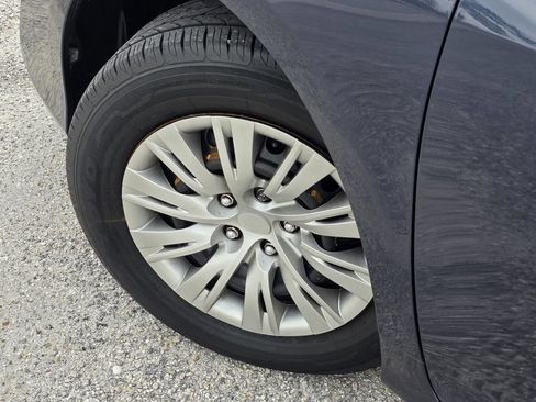 Used 2014 Toyota Camry LE FWD image 27
