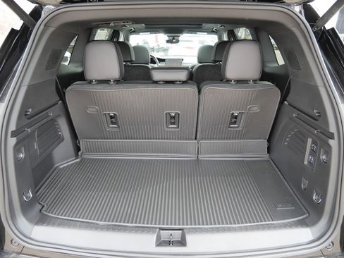 New 2026 GMC Acadia Denali w/ Super Cruise Package AWD/4WD image 31