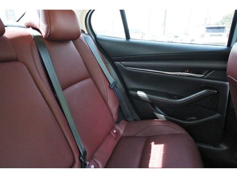 Used 2023 MAZDA MAZDA3 s FWD image 10