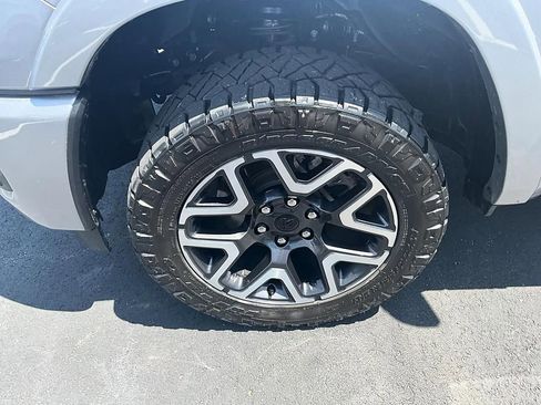 Used 2025 RAM 1500 Laramie w/ Sport Appearance Package AWD/4WD image 10