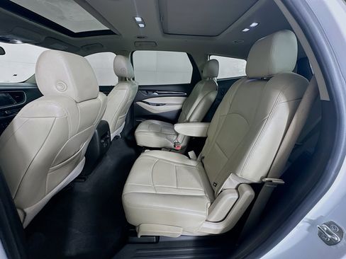 Used 2019 Buick Enclave Essence image 29