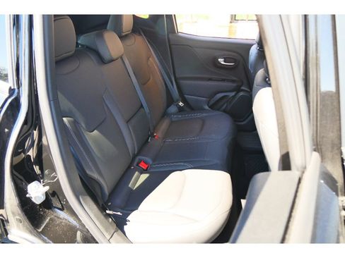 Used 2022 Jeep Renegade Limited AWD/4WD image 19