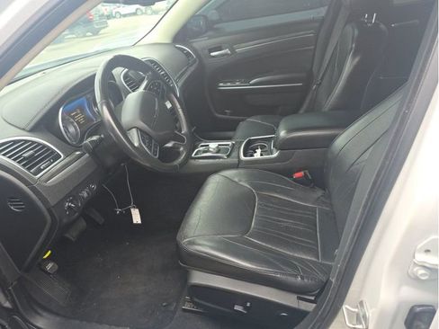 Used 2022 Chrysler 300 Touring w/ Sport Appearance Package RWD image 10