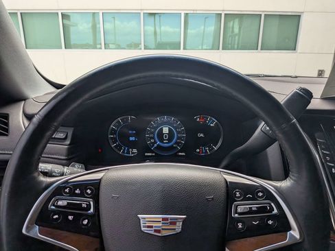 Used 2019 Cadillac Escalade Premium Luxury RWD image 32