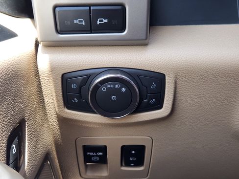Used 2019 Ford F150 Lariat w/ Equipment Group 502A Luxury AWD/4WD image 22