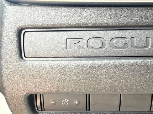 Used 2023 Nissan Rogue S AWD/4WD image 20