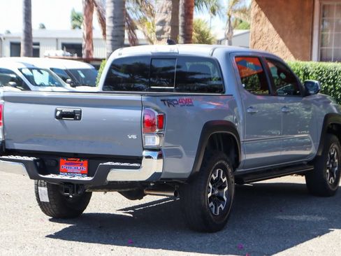 Used 2020 Toyota Tacoma TRD Off-Road AWD/4WD image 9