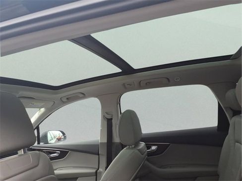 Used 2021 Audi Q7 3.0T Premium Plus w/ Premium Plus Package image 9