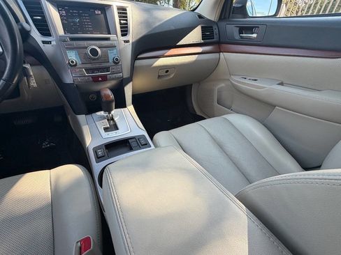 Used 2013 Subaru Outback 2.5i Limited image 15