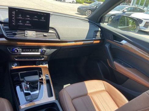 Used 2023 Audi Q5 2.0T Premium w/ Convenience Package AWD/4WD image 16
