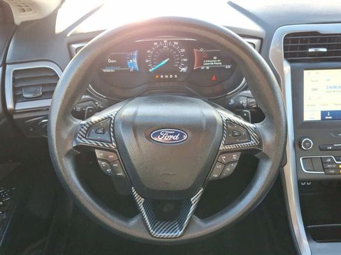 Used 2019 Ford Fusion SE image 22